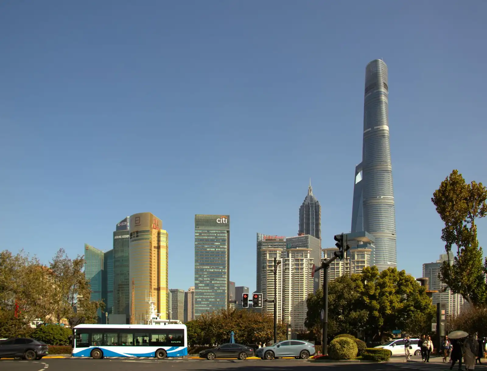 2025年深圳高净值人群资产配置策略与风险管理新趋势正文配图 1
