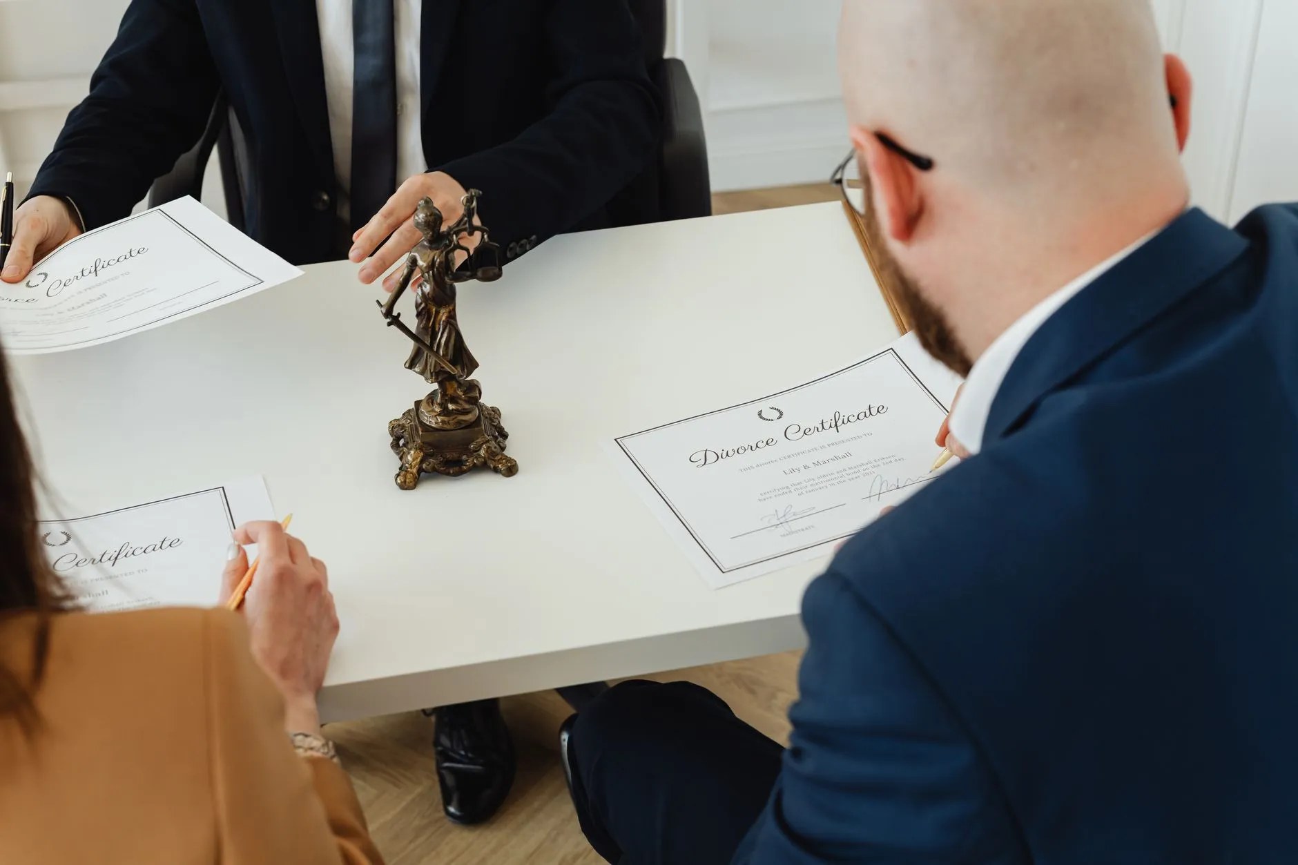 深圳投资市场新趋势:高净值人群如何通过专业财富管理实现资产稳健增值正文配图 2